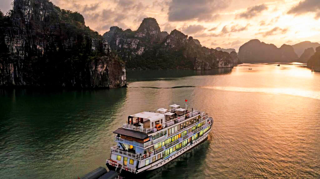 Discover nature’s masterpiece on Arcady Cruise